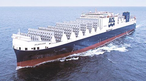 昨日上午,沪东中华造船(集团)有限公司建造的全球首艘g4型45000吨集装